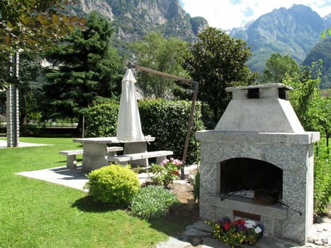 Yard, Grass, Landscape, Landscaping, Garden, Memorial, House, Headstone, Shrub, Cemetery