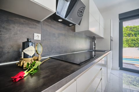 villacelestial1@gmail.com
mob +38598543528