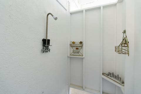 Combined shower/tub, hair dryer