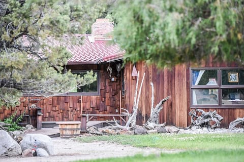 Entrance to Whispering Willows Hot Springs
