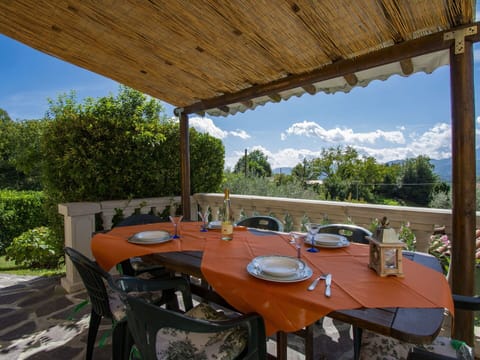 Table, Furniture, Property, Sky, Plant, Chair, Shade, Outdoor Table, Tree, Outdoor Furniture