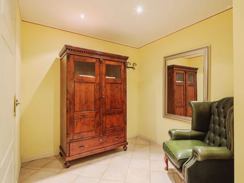 Door, Building, Wood, Couch, Flooring, Interior Design, Floor, Wood Stain, Comfort