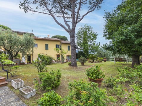 Water, Sky, Plant, Property, Swimming Pool, Azure, Shade, Outdoor Furniture, Sunlounger, Tree