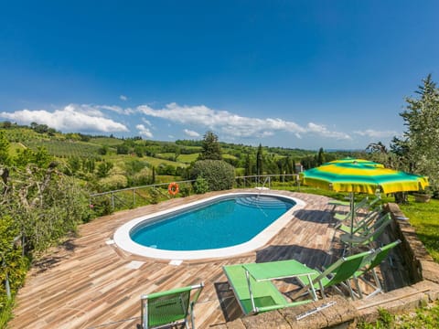 Water, Cloud, Sky, Water Resources, Plant, Swimming Pool, Azure, Building, Natural Landscape, Tree