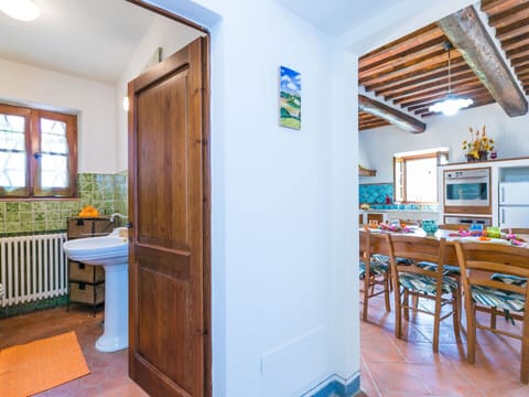 Plant, Property, Building, Natural Landscape, Tree, Land Lot, House, Cottage, Landscape, Residential Area