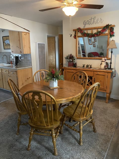 Dining Room Table Opens to accommodate 10