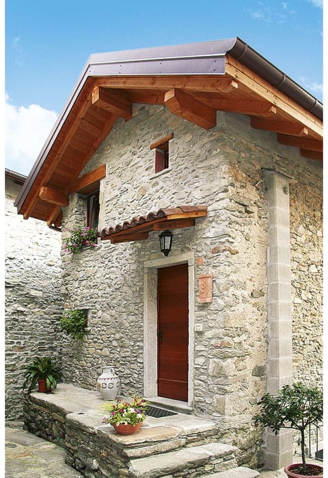 Property, House, Building, Cottage, Facade, Real Estate, Home, Roof, Architecture, Window