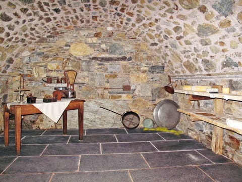 Building, Wood, Brick, Brickwork, Interior Design, Architecture, Floor, Flooring, Ceiling, Stone Wall