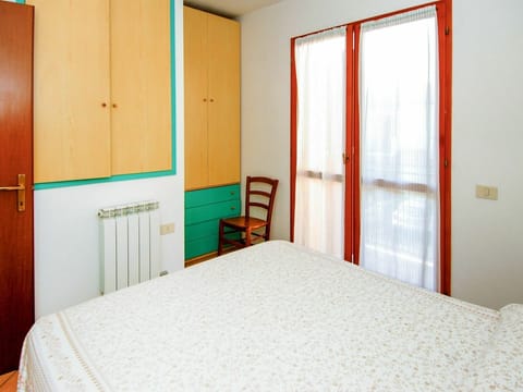 Bedroom, Bed, Room, Furniture, Property, Bed Sheet, Bed Frame, Floor, Interior Design, Real Estate