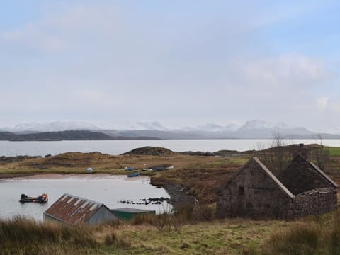 Surrounding area | Cuckoo’s Nest, Cove, near Poolewe