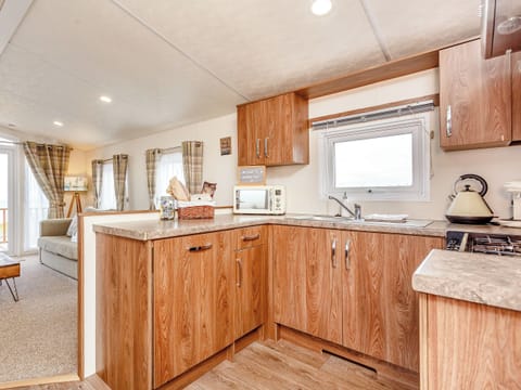 Kitchen area | Swona - Harrow Lodges John O&rsquo;Groats, Mey, near Thurso