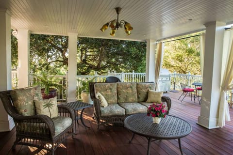 Covered outdoor living room deck