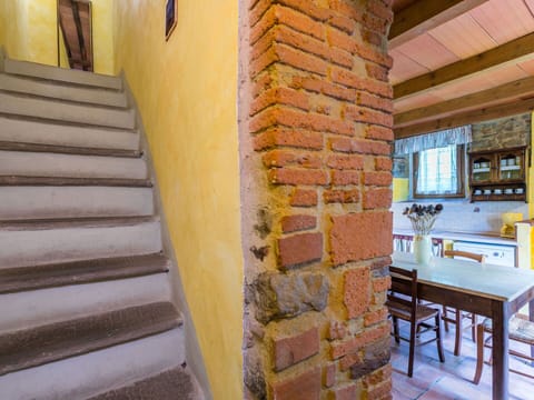 Property, Furniture, Stairs, Wood, Lighting, Table, Brick, Flooring, Brickwork, Hardwood