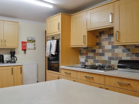 Kitchen | Hoot House, Abergynolwyn, near Tywyn