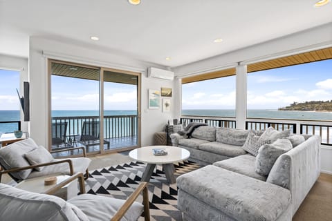 Living room w/ panoramic ocean views