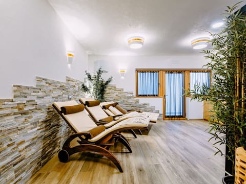 Property, Building, Wood, Interior Design, Flooring, Floor, Yellow, Laminate Flooring, Wall, House