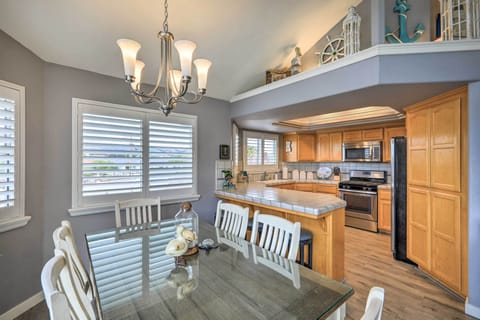 Fully Equipped Kitchen | Stainless Steel Appliances
