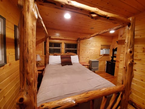 4 bedrooms, desk, free WiFi, bed sheets