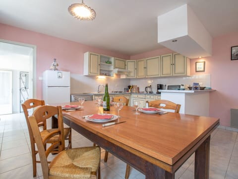 Table, Furniture, Property, Chair, Wood, Cabinetry, Kitchen & Dining Room Table, Lighting, Tableware, Interior Design