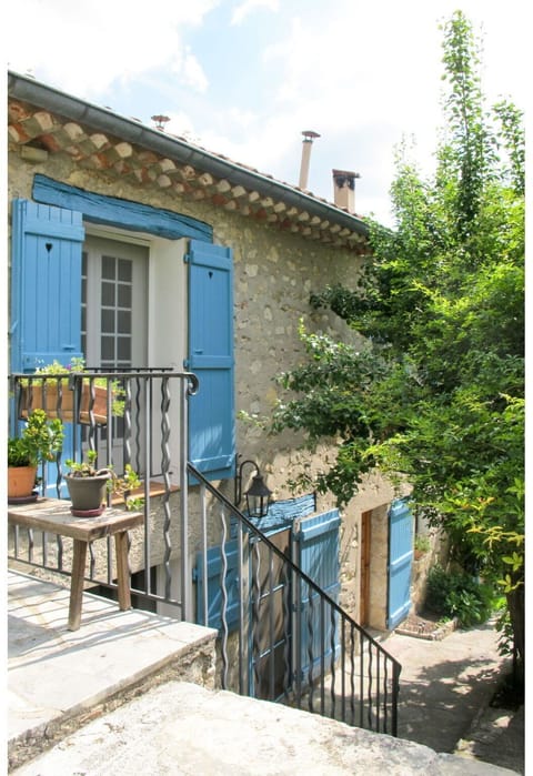 Plant, Building, Property, Window, Sky, Cloud, Flowerpot, Door, House, Cottage