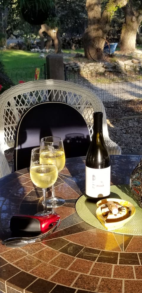 Great couples get away close to the wineries you can enjoy your selections here!