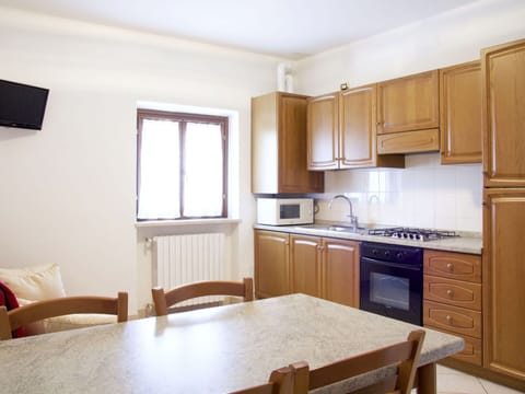 Cabinetry, Countertop, Furniture, Property, Window, Table, Building, Kitchen Sink, Sink, Kitchen Appliance