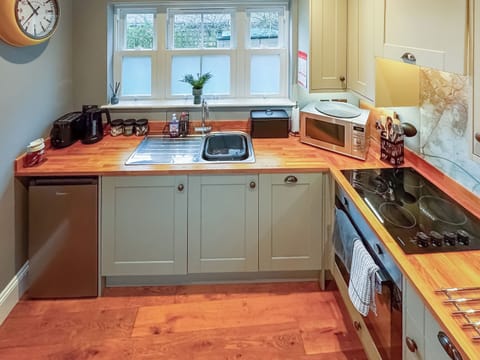 Well equipped kitchen | Ebor Cottage, York