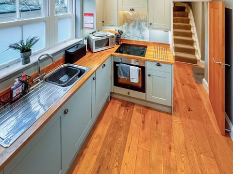 Well equipped kitchen | Ebor Cottage, York