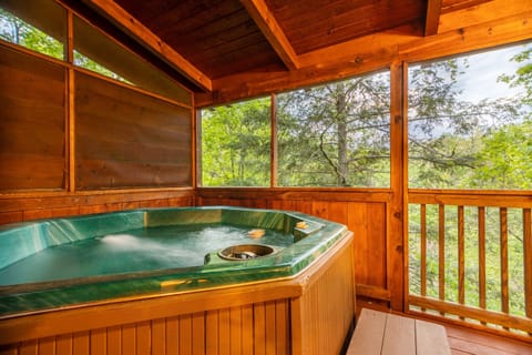 Indoor spa tub