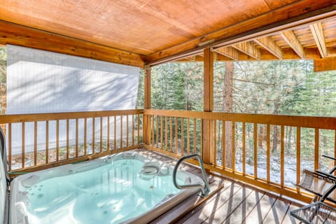 Indoor spa tub