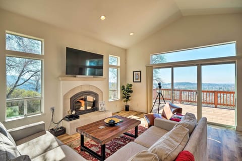 Columbia Vacation Rental | 4BR | 3BA | 2,800 Sq Ft | Step-Free Access