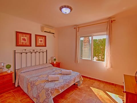 Property, Furniture, Window, Building, Comfort, Wood, Interior Design, Lighting, Floor