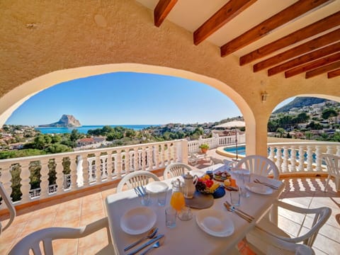 Table, Tableware, Furniture, Property, Sky, Chair, Azure, Plant, Outdoor Furniture, Interior Design