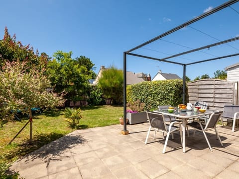 Furniture, Property, Comfort, Azure, Wood, Textile, Building, Interior Design, Bed Frame, Bed