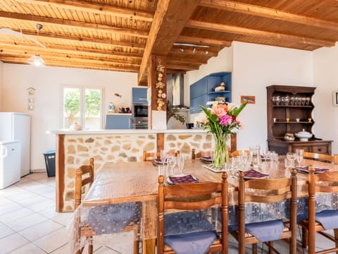 Table, Flower, Property, Plant, Wood, Interior Design, Chair, Floor, Cabinetry, Flooring