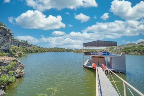 Private Dock with own Cove  (perfect for kayaks and paddle boards)