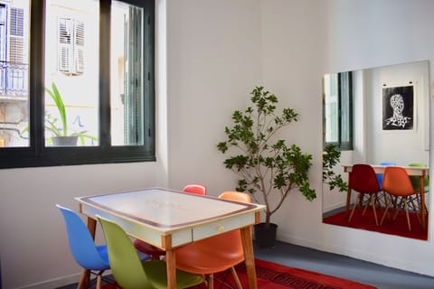 EP9G Mezzanine floor apt -  dining