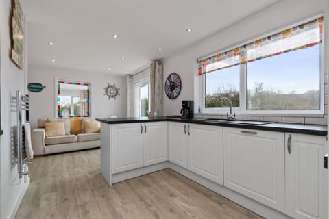 Saundersfoot cottage, pet friendly