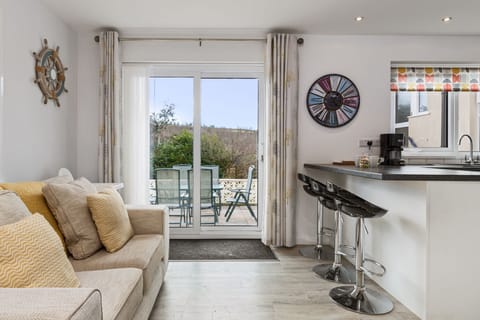 Saundersfoot cottage, pet friendly