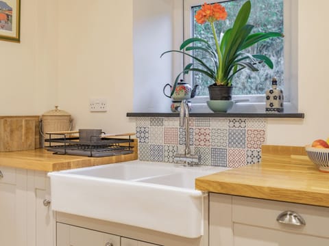 Kitchen | Pwll Farmhouse, Llanllawddog, near Brechfa