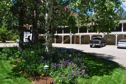 Crystal River Villas Outside Property