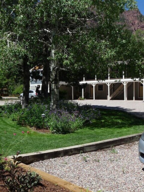 Welcome to Crystal River Villas