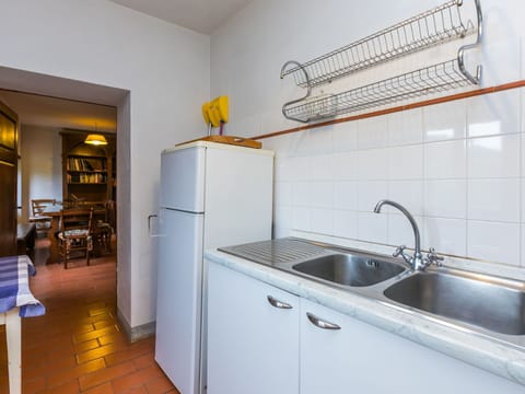 Kitchen Sink, Sink, Furniture, Building, Tap, Cabinetry, Kitchen, Interior Design, Wood, Kitchen Stove