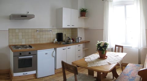 Kitchen Dishwasher added (not in photo)