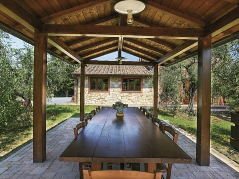 Property, Plant, Table, Wood, Shade, Lighting, Building, Interior Design, Tree, Desk