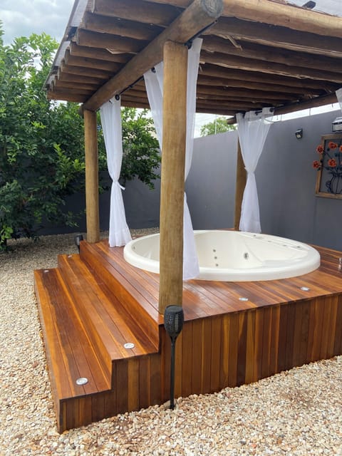 Outdoor spa tub