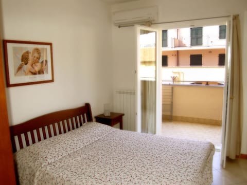 Furniture, Property, Comfort, Table, Wood, Shelf, Interior Design, Picture Frame, Floor, Building