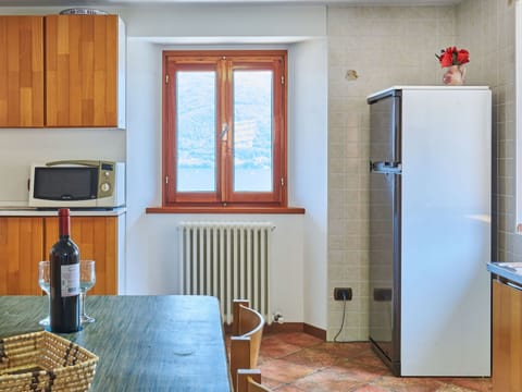 Property, Building, Cabinetry, Window, Wood, Kitchen Appliance, Home Appliance, Interior Design, Flooring