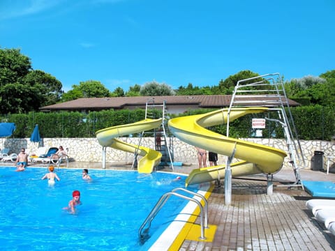 Water, Sky, Swimming Pool, Outdoor Recreation, Leisure, Chute, Aqua, Tree, Fun, Resort Town