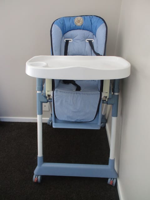 3 bedrooms, desk, iron/ironing board, travel crib